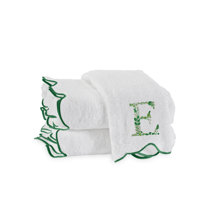 Flowering Vine Kelly Green Cairo Scallop Towel